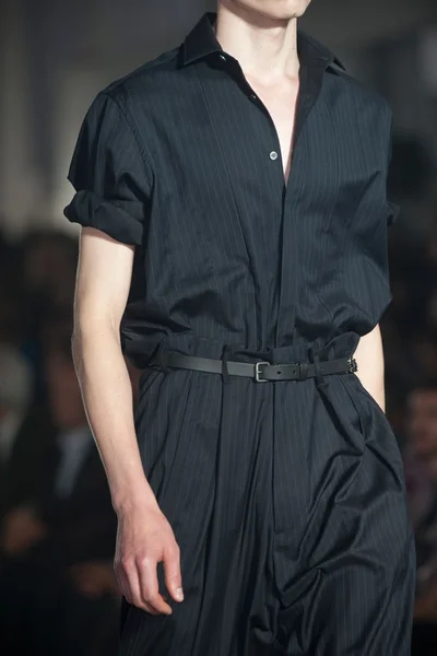 Look 24